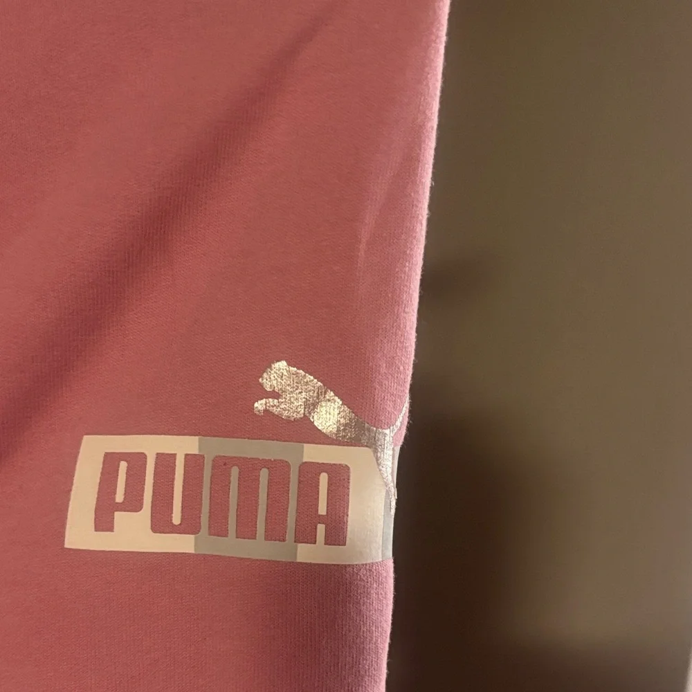 Puma Pink Hooded Pullover with Silver Logo & matching jogger set - Picture 5 of 10